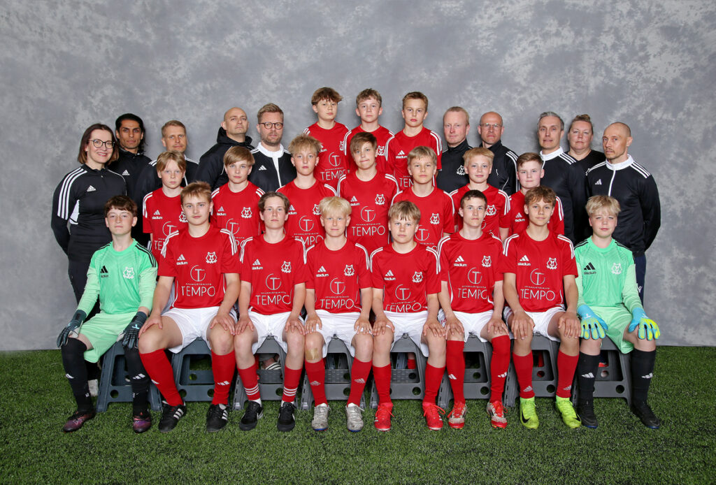 Ilves-Kissat juniorit jalkapallojoukkueen edustuskuva, ikäluokka P13 (2012 syntyneet)